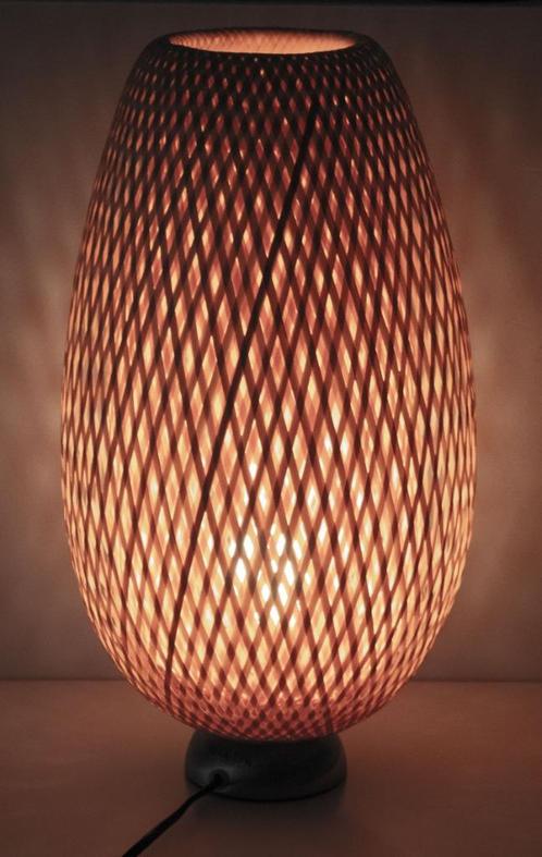 Sfeervolle tafellamp in bamboehout, Huis en Inrichting, Lampen | Tafellampen, Zo goed als nieuw, Minder dan 50 cm, Hout, Metaal