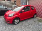 Toyota Aygo 1.0 benzine 2011 euro5 115.000km met keuring, Auto's, Toyota, Euro 5, Stof, Handgeschakeld, Grijs