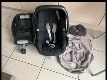 Maxicosi ( autostoel )easybase, beschermhoes, wikkeldekentje beschikbaar voor biedingen