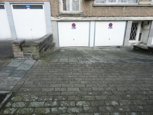 1 Garage box pour 2 voitures + 1 emplacement parking devant, Immo, Garages & Places de parking, Bruxelles