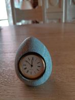 klokje in Speksteen ; Hoogte ; 7 cm. weegt ; 322 gr, Ophalen of Verzenden