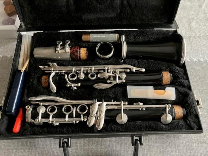 Klarinet Noblet paris serienummer B01089, Muziek en Instrumenten, Blaasinstrumenten | Klarinetten, Zo goed als nieuw, Bes-klarinet