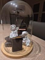 Glazen stolp met engelen, Enlèvement