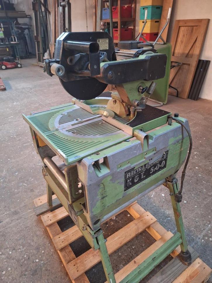 Afkortzaag met zaagtafel keerbaar (Elektra Beckum KGT500), Doe-het-zelf en Bouw, Gereedschap | Zaagmachines, Gebruikt, Afkortzaag