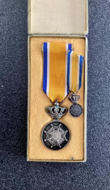 Médailles du service militaire néerlandais, Envoi, Armée de terre, Ruban, Médaille ou Ailes