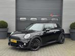 Mini Mini 1.5 Cooper | Panoramadak | Navigatie | Lederen Bek, Auto's, 4 zetels, Stof, Gebruikt, 136 pk
