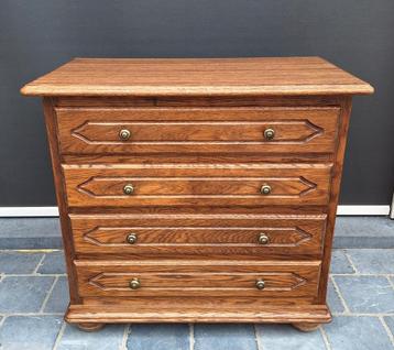Commode pratique à quatre tiroirs, Enlèvement, Comme neuf