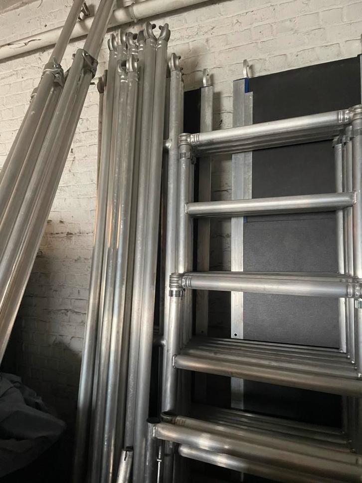 Tempo Tech S 0.74 rolsteiger, Doe-het-zelf en Bouw, Steigers, Zo goed als nieuw, Rolsteiger of Kamersteiger, 5 meter of hoger