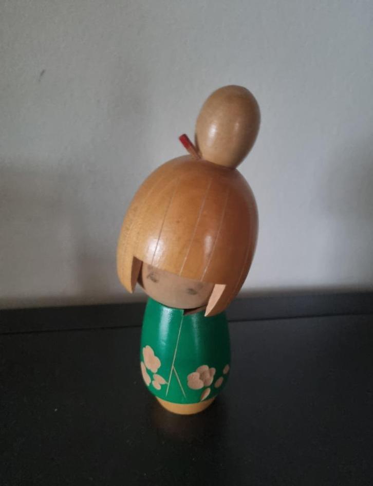Leuke kokeshi van Sugai Sato (1920-), Antiek en Kunst, Kunst | Beelden en Houtsnijwerken, Verzenden