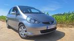 Très belle Honda Jazz avec très peu de kilomètres, Autos, Honda, Argent ou Gris, Carnet d'entretien, Boîte manuelle, Bleu