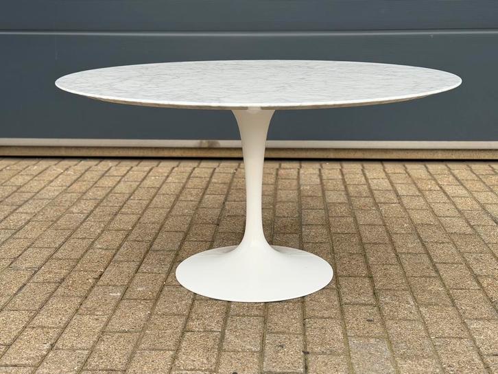 Originele marmeren ronde Knoll Tulip lounge tafel (120cm), Huis en Inrichting, Tafels | Eettafels, Ophalen of Verzenden
