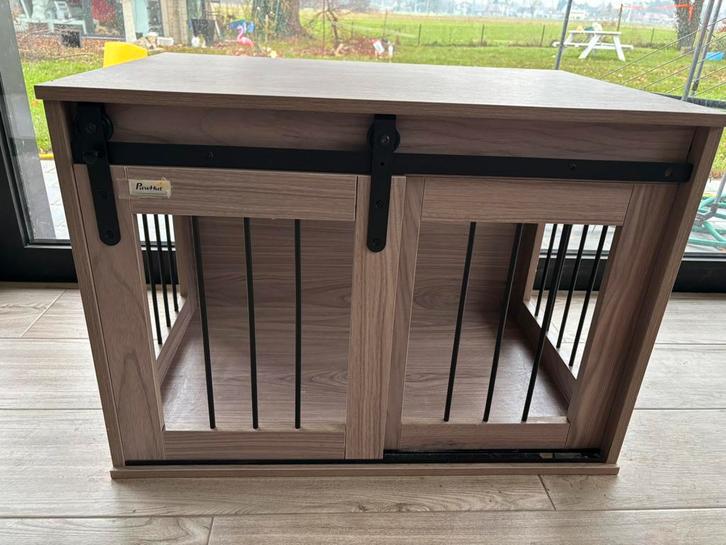 Nieuwe hondenBench of hok moderne uitvoering met schuifdeur, Dieren en Toebehoren, Hondenhokken, Nieuw, Hondenhok, Minder dan 65 cm