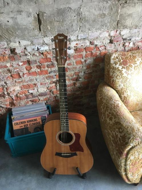 Taylor 110 Guitar 2012, Muziek en Instrumenten, Snaarinstrumenten | Gitaren | Akoestisch, Zo goed als nieuw, Western- of Steelstringgitaar