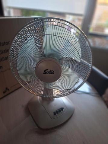 Solis ventilator. Goudkleurig model. beschikbaar voor biedingen