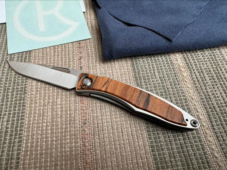 Nieuw! Uniek! Chris Reeve Mnandi Spalted Beech EDC Knife, Caravans en Kamperen, Kampeergereedschap, Nieuw, Ophalen of Verzenden