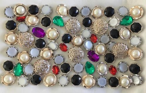 Sierknopen en strass stenen diameter 20 tot 30 mm, Hobby en Vrije tijd, Naaien en Fournituren, Nieuw, Knoop of Knopen, Ophalen of Verzenden