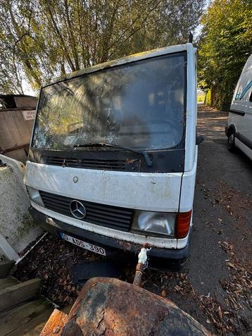 Mercedes mb100 2.4d beschikbaar voor biedingen