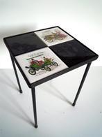 Retro bijzettafeltje met oldtimers, Ophalen of Verzenden, Huis en Inrichting