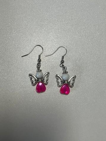 Oorbellen ‘Angelheart’ handmade beschikbaar voor biedingen