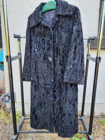 Manteau de fourrure noir beschikbaar voor biedingen