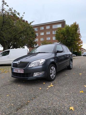 Skoda Fabia, Boîte manuelle, Noir, Diesel, Particulier