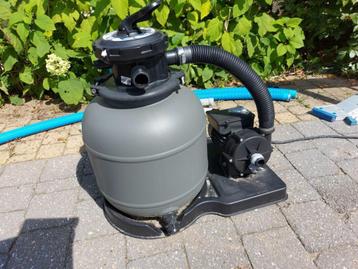 Zandfilter installatie Waterman + pomp t.b.v. buitenzwembad beschikbaar voor biedingen