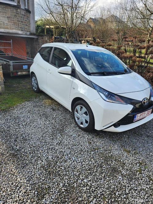 Toyota Aygo, Auto's, Toyota, Particulier, Aygo, Achteruitrijcamera, Parkeercamera, Benzine, 5 deurs, Handgeschakeld, Wit, Ophalen