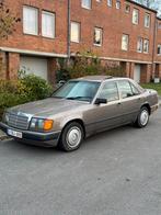 W124 300d année 1989 . Cuir, Autos, Mercedes-Benz, Cuir, Achat, Boîte manuelle, Vitres électriques
