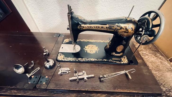 Table machine à coudre Singer 1929 Faire offre, Antiquités & Art, Antiquités | Machines à coudre, Enlèvement