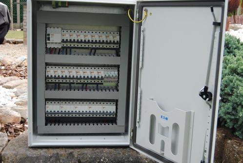 Metalen Industriële zekeringkast met inhoud 3x400+N, Doe-het-zelf en Bouw, Elektriciteit en Kabels, Gebruikt, Ophalen
