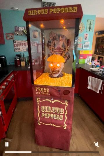 Popcorn animatronics beschikbaar voor biedingen