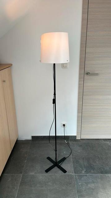 Lampadaire Ikea, Enlèvement, Comme neuf