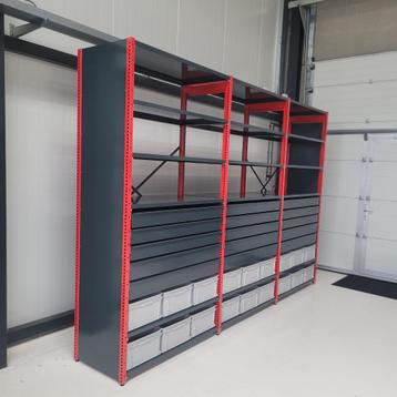 Schuiven in magazijn voor opslag van spare parts beschikbaar voor biedingen