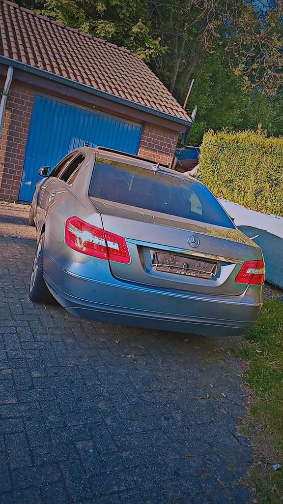 ️MERCEDES- BENZ E200 diesel, Auto's, Mercedes-Benz, Bedrijf, Navigatiesysteem, Parkeersensor, Zetelverwarming, Diesel, Euro 5