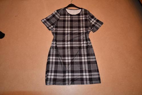 Grijze bodycon jurk - maat 3XL, Kleding | Dames, Jurken, Nieuw, Maat 46/48 (XL) of groter, Grijs, Boven de knie, Ophalen of Verzenden