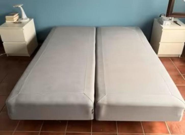 GRATIS  2 boxsprings 80x200cm, Huis en Inrichting, Slaapkamer | Boxsprings, Zo goed als nieuw, 80 cm, 200 cm, Grijs, Ophalen