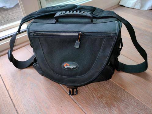 Lowepro cameratas type Nova 4 AW, Audio, Tv en Foto, Foto | Cameratassen, Zo goed als nieuw, Lowepro, Ophalen of Verzenden