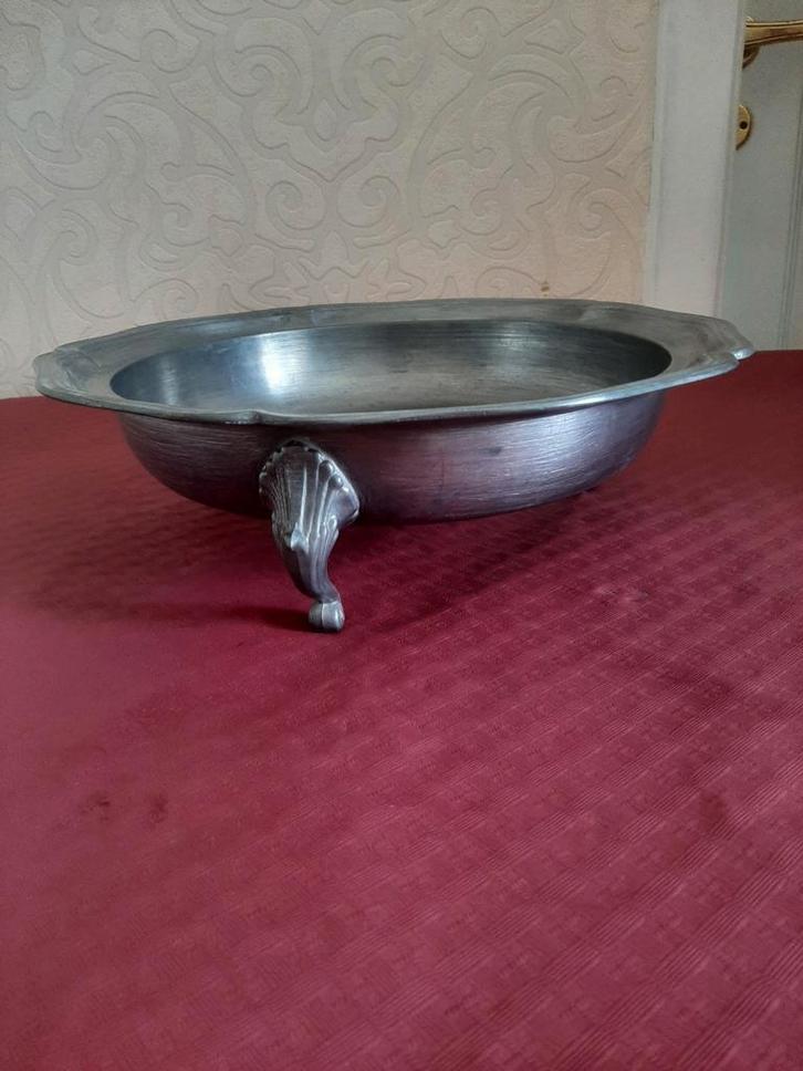 Vintage/retro tinnen schaal op pootjes – met engelstempel, Antiek en Kunst, Antiek | Tin, Ophalen of Verzenden