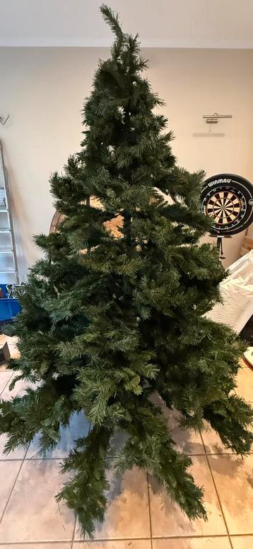 Grote kerstboom 220cm beschikbaar voor biedingen