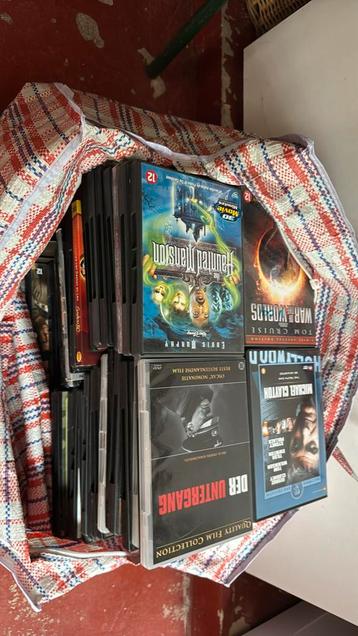 Lot van 80 a 90 DVD’s beschikbaar voor biedingen