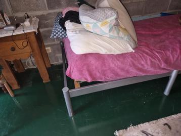 LIT 1 PERSONNE COMPLET AVEC MATELAS beschikbaar voor biedingen