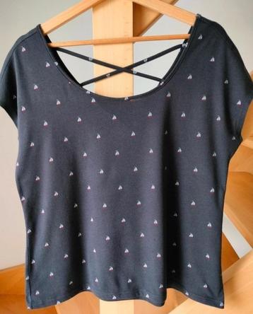 Zeer mooie T-shirt EDC Esprit Medium. Duur merk! Donker blau beschikbaar voor biedingen
