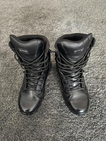 Bottes Magnum 42 beschikbaar voor biedingen