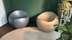 2 Finn stone ball chairs, goud en zilver, Ophalen, Gebruikt, Modern / gezellig, 50 tot 75 cm