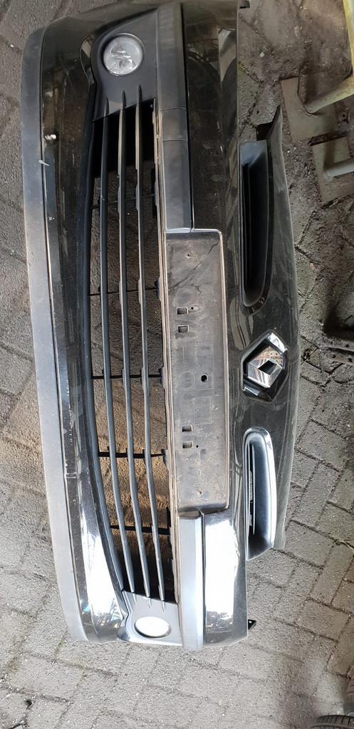 RENAULT CLIO 3 VOORBUMPER, Auto-onderdelen, Carrosserie, Bumper, Voor, Gebruikt, Ophalen of Verzenden