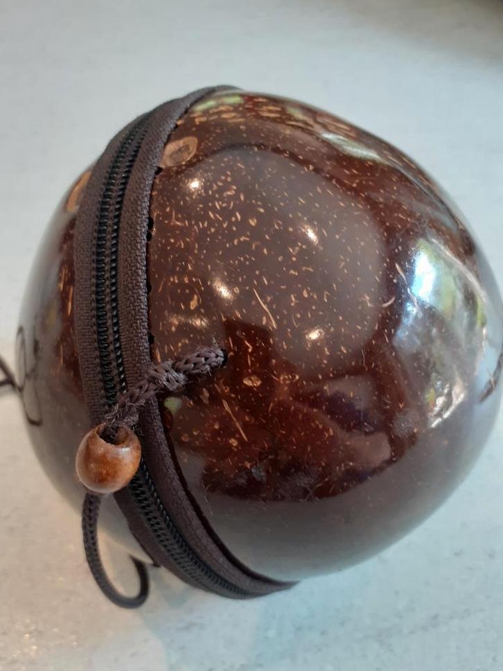 Kleine "kokosnoot" handtas, Handtassen en Accessoires, Tassen | Damestassen, Handtas, Ophalen of Verzenden