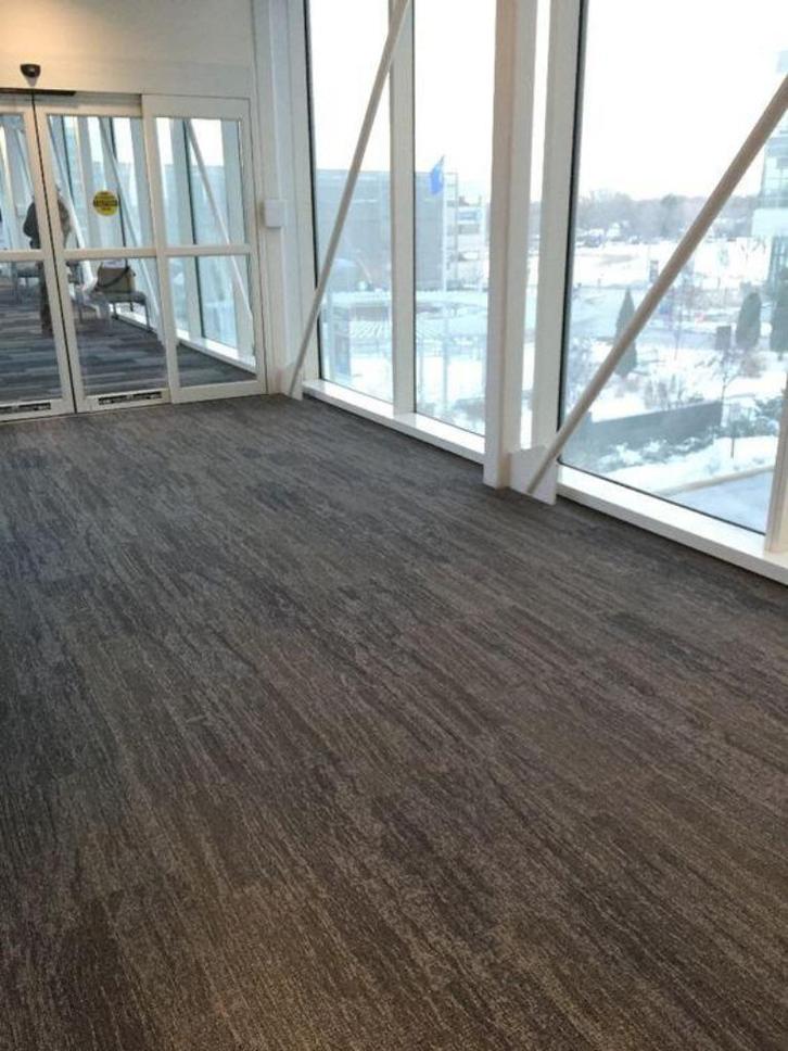 OFFRE! Dalles de moquette décoratives 25 cm x 100 cm, Hobby en Vrije tijd, Overige Hobby en Vrije tijd, Nieuw, Ophalen of Verzenden