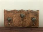 Houten kapstokje  met 3 metalen haakje leeuwenkopjes, Antiek en Kunst, Curiosa en Brocante, Ophalen of Verzenden