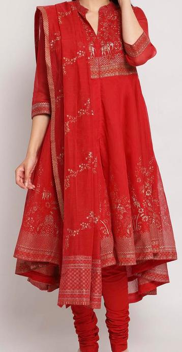 Feestelijk Biba rood pak met Churidar en Dupatta beschikbaar voor biedingen