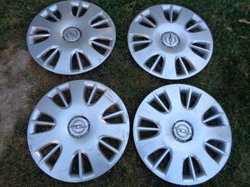 corsa wieldeksels origineel 15 inch weg is weg beschikbaar voor biedingen